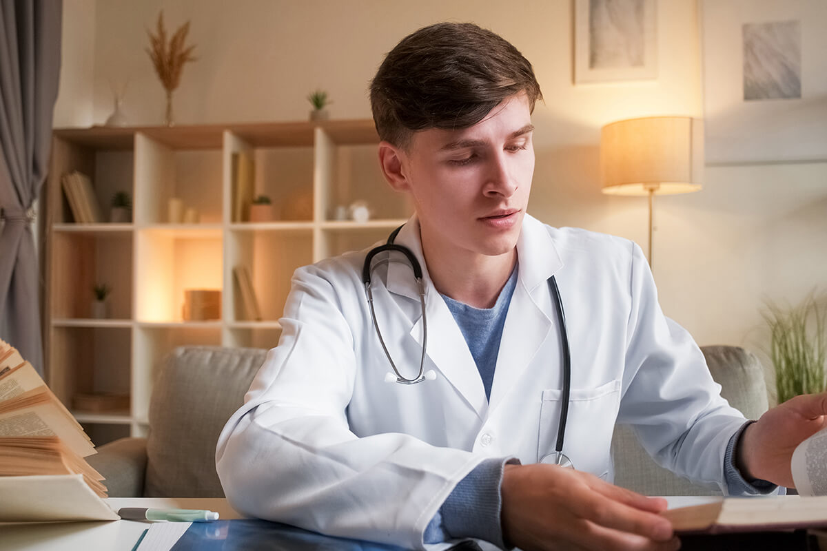 TUS'a Hazırlanırken Patoloji Kaynağı Nasıl Seçilir? Kitap, Video ve Soru Bankası Karşılaştırması